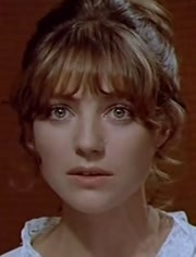 两个英国女人和一个法国男人