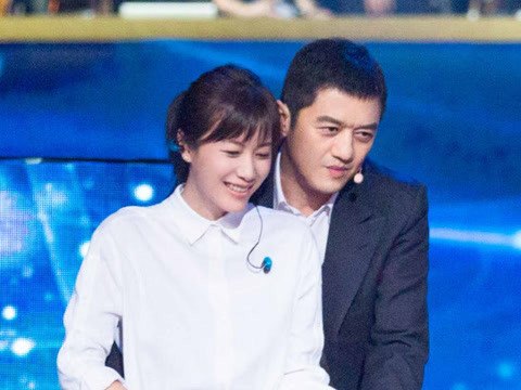 跨界歌王3之徐静蕾演绎王菲《匆匆那年》现失误 李亚鹏献花